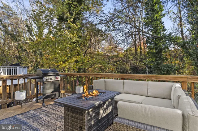 $614,900 | 6057 Crown Royal Circle, Alexandria, VA 22310