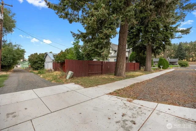 $299,900 | 515 North 3rd Street, Dayton, WA 99328