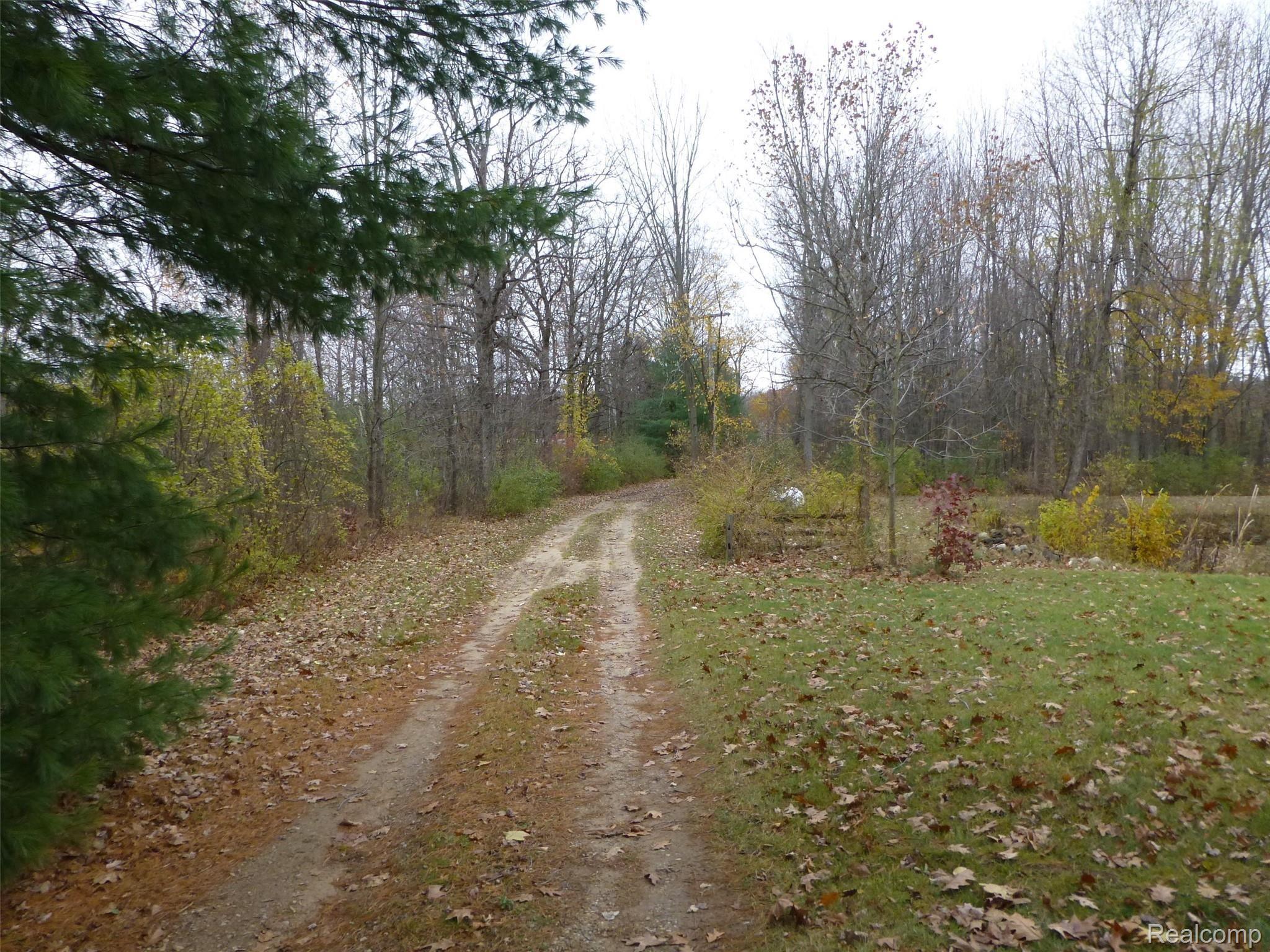 5171 Lonsberry Road Columbiaville, MI 48421 - Photo 5 of 18 P1020750.JPG
