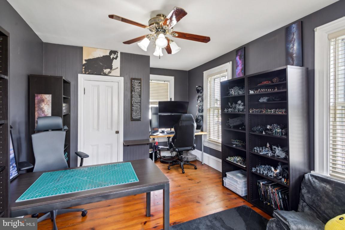 503 Kings Highway Mickleton, NJ 08056 - Photo 20 of 26 a living room with furniture and a wooden floor