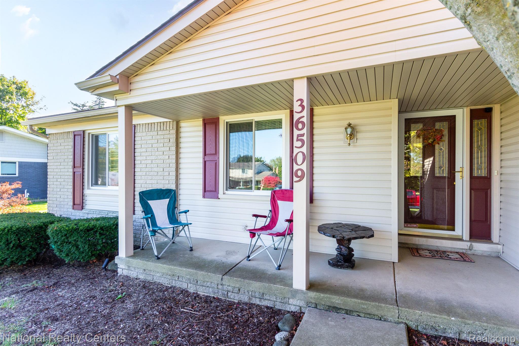 36509 Saxony Road Farmington, MI 48335 - Photo 4 of 49 Gallery Image 4