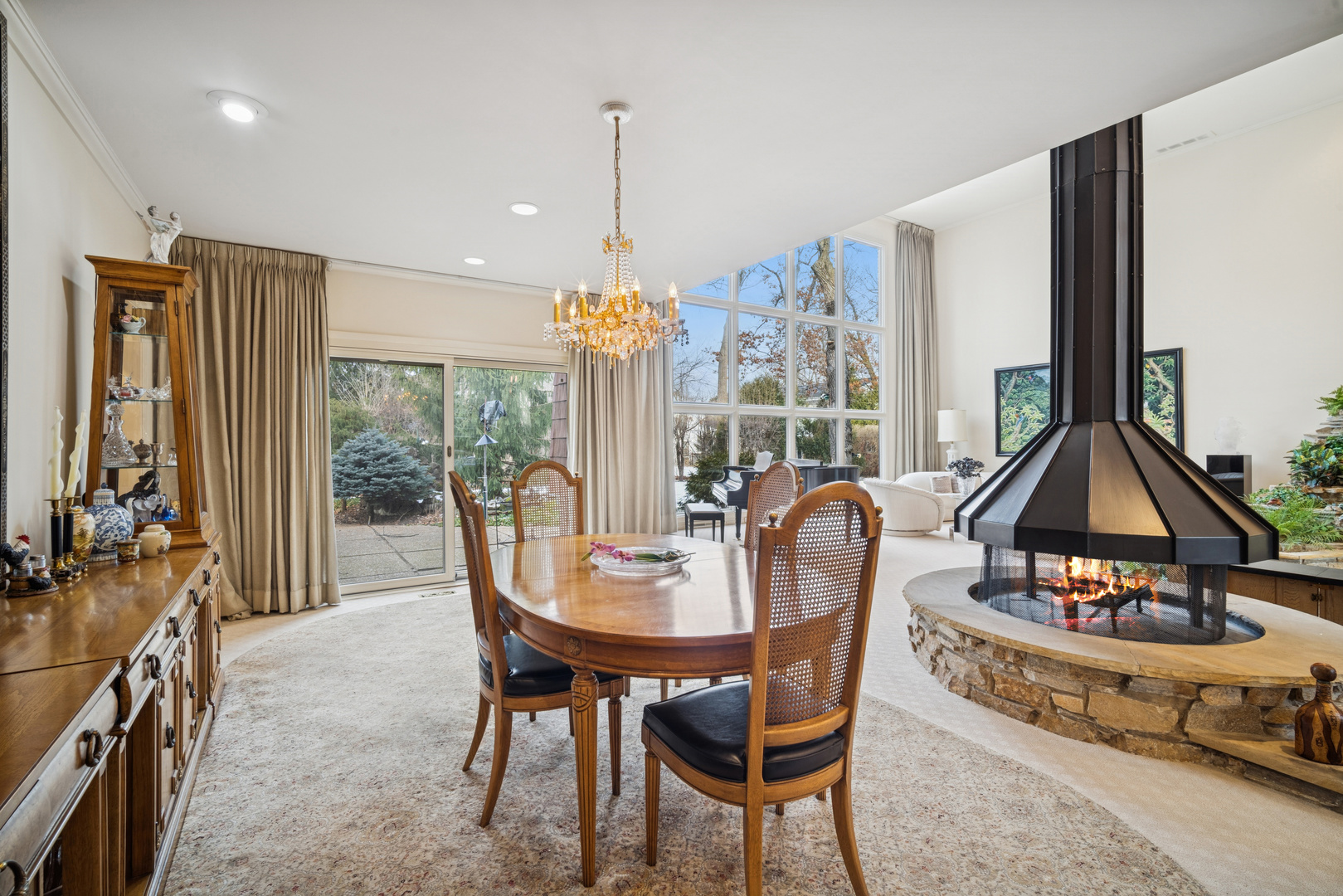 990 Heather Road Deerfield, IL 60015 - Photo 8 of 28 a dining room with furniture window and outside view