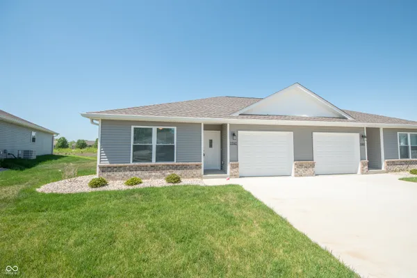 $219,900 | 1592 West Paula Drive, Columbus, IN 47201