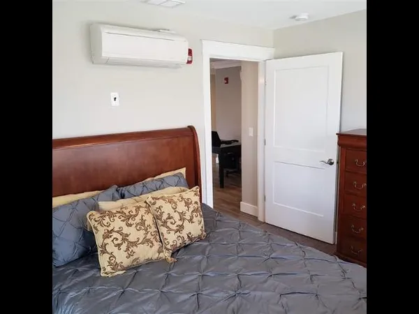 $2,300 | 10 4th Street, Unit 305, Dover, NH 03820