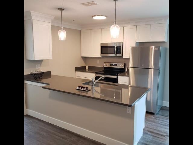 10 4th Street, Unit 305 Dover, NH 03820 - Photo 2 of 25