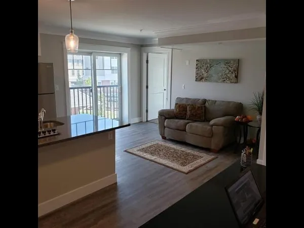 $2,300 | 10 4th Street, Unit 305, Dover, NH 03820