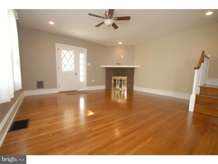 327 Oak Road Glenside, PA 19038 - Photo 11 of 24 Living Room