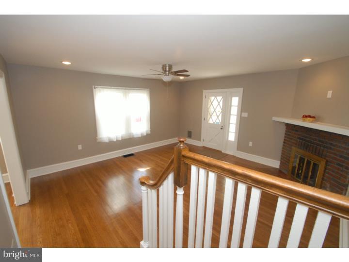 327 Oak Road Glenside, PA 19038 - Photo 10 of 24 Living Room