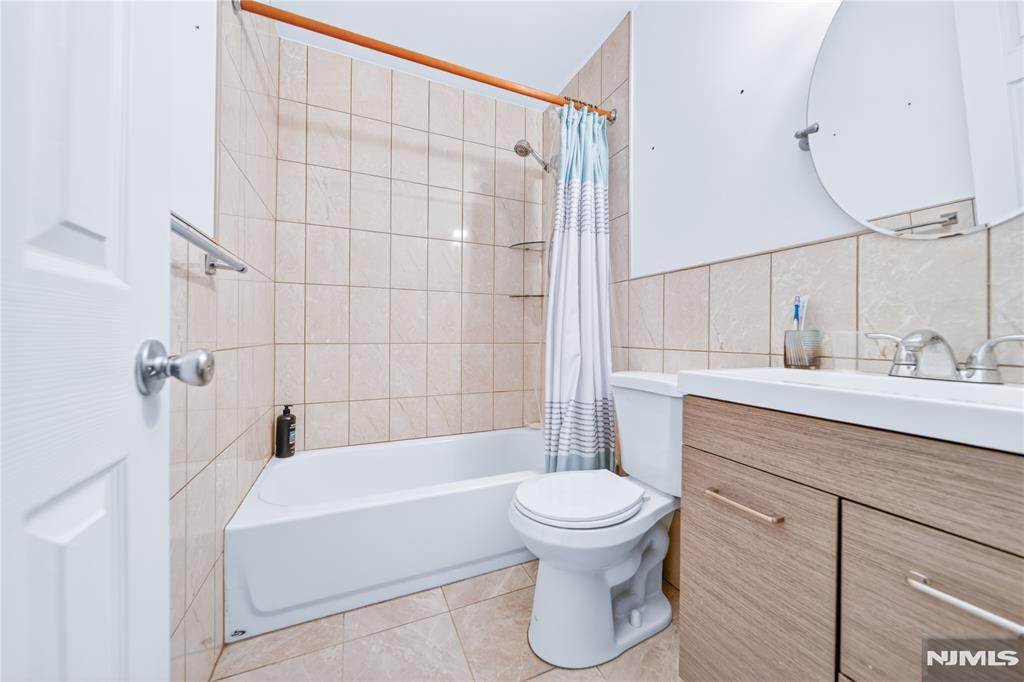 12 Stony Hill Road Clifton, NJ 07013 - Photo 17 of 35