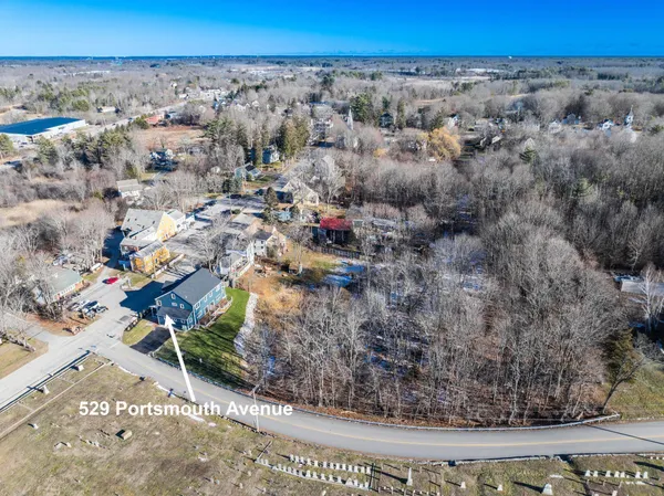 $925,000 | 3 Cemetery Lane, Greenland, NH 03840