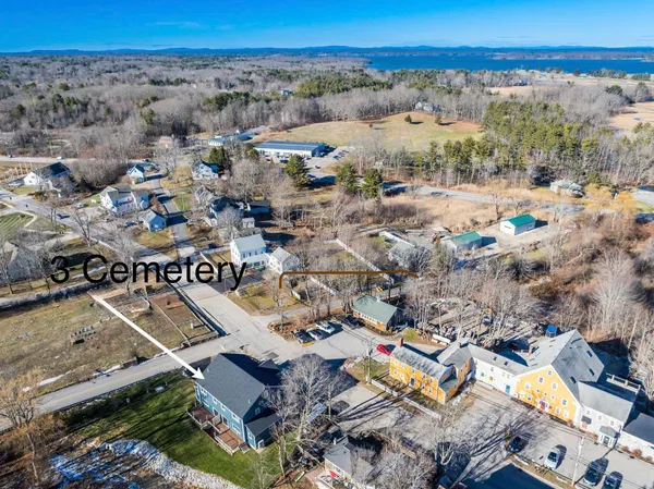 $925,000 | 3 Cemetery Lane, Greenland, NH 03840