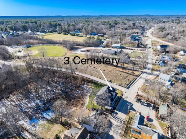 $925,000 | 3 Cemetery Lane, Greenland, NH 03840
