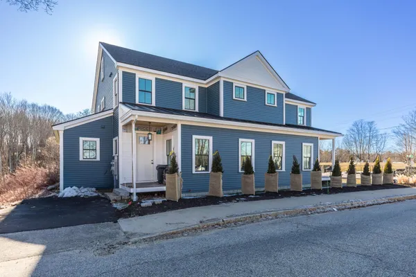 $925,000 | 3 Cemetery Lane, Greenland, NH 03840