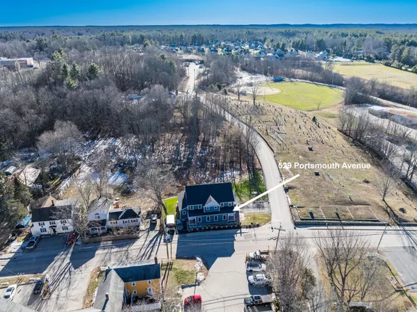 $925,000 | 3 Cemetery Lane, Greenland, NH 03840