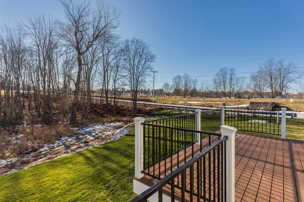 $925,000 | 3 Cemetery Lane, Greenland, NH 03840