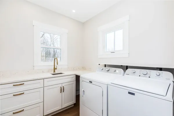 $925,000 | 3 Cemetery Lane, Greenland, NH 03840