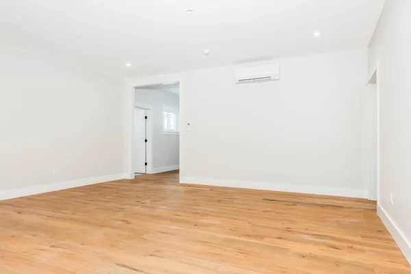 $925,000 | 3 Cemetery Lane, Greenland, NH 03840