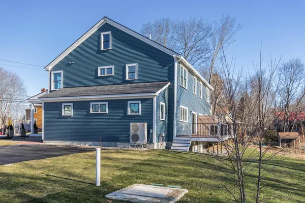 $925,000 | 3 Cemetery Lane, Greenland, NH 03840