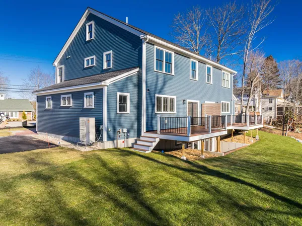 $925,000 | 3 Cemetery Lane, Greenland, NH 03840