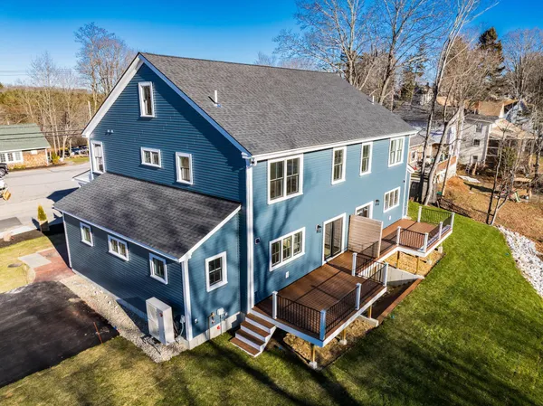 $925,000 | 3 Cemetery Lane, Greenland, NH 03840