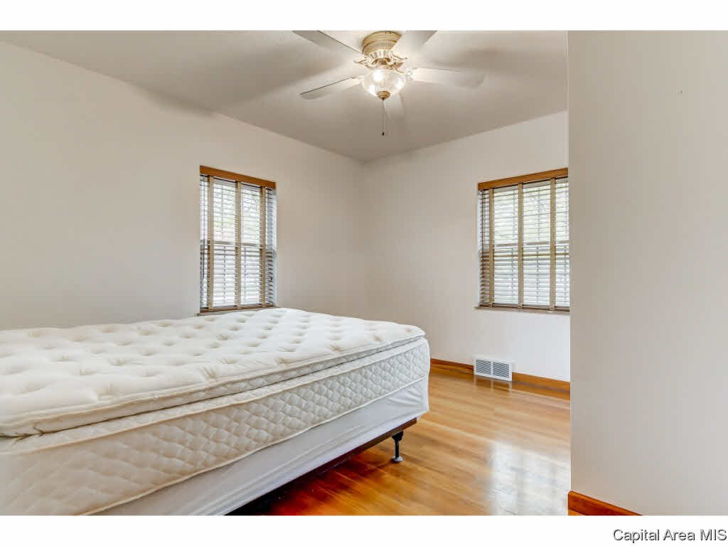 2141 Marland Street Springfield, IL 62702 - Photo 13 of 34 Gallery Image 13