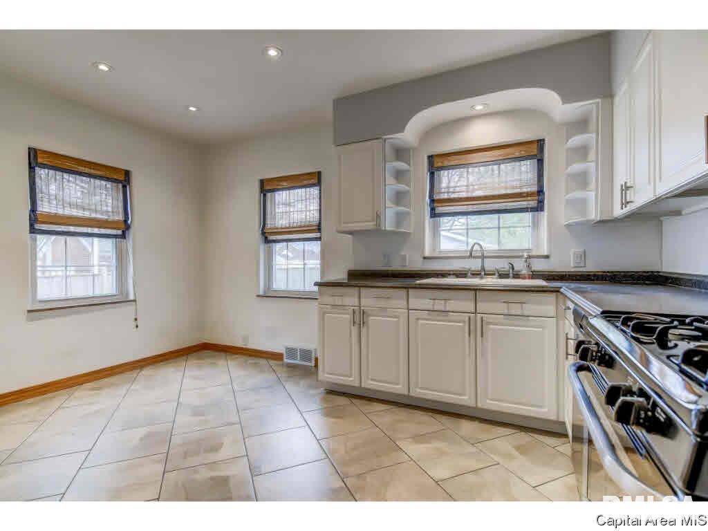 2141 Marland Street Springfield, IL 62702 - Photo 7 of 34 Gallery Image 7