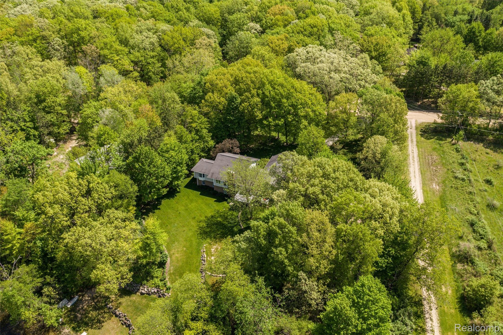 9875 Oakhurst Road Holly, MI 48442 - Photo 61 of 80 Drone9.jpg