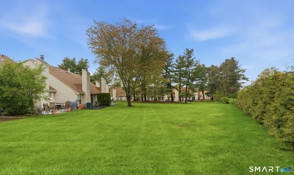$329,900 | 28 Chestnut Court, Unit 28, Rocky Hill, CT 06067