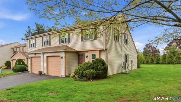 $329,900 | 28 Chestnut Court, Unit 28, Rocky Hill, CT 06067