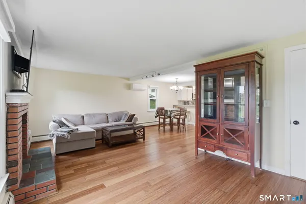 $329,900 | 28 Chestnut Court, Unit 28, Rocky Hill, CT 06067