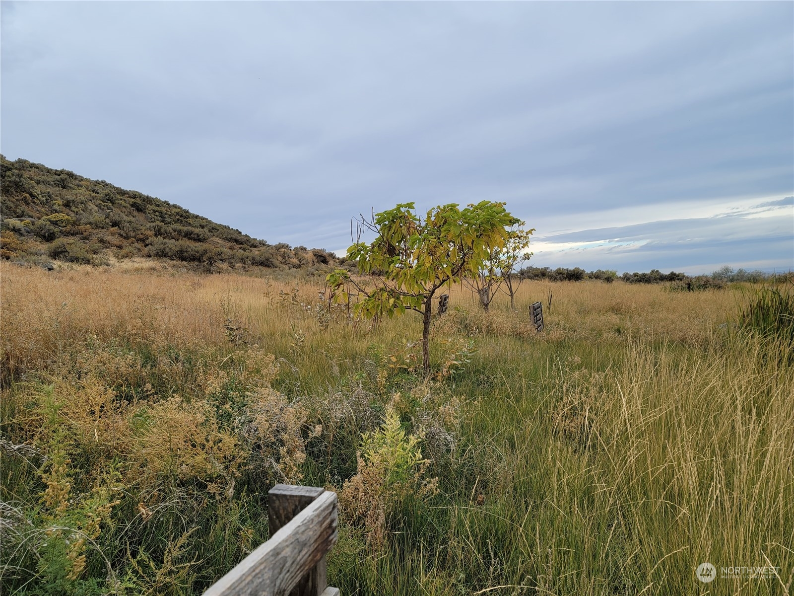 -nna South O'Brian Road Othello, WA 99344 - Photo 12 of 31 a view of lake view and mountain