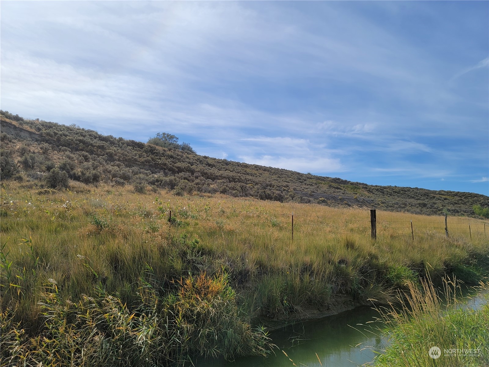 -nna South O'Brian Road Othello, WA 99344 - Photo 26 of 31 a view of lake with mountain