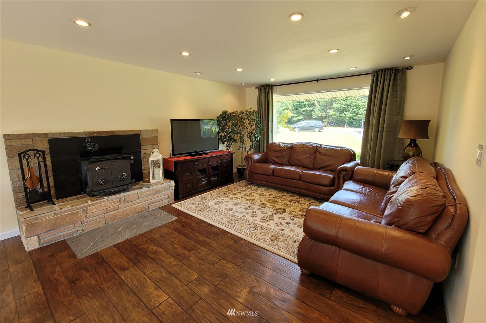 32 Thornton Place Sequim, WA 98382 - Photo 5 of 38 Gallery Image 5