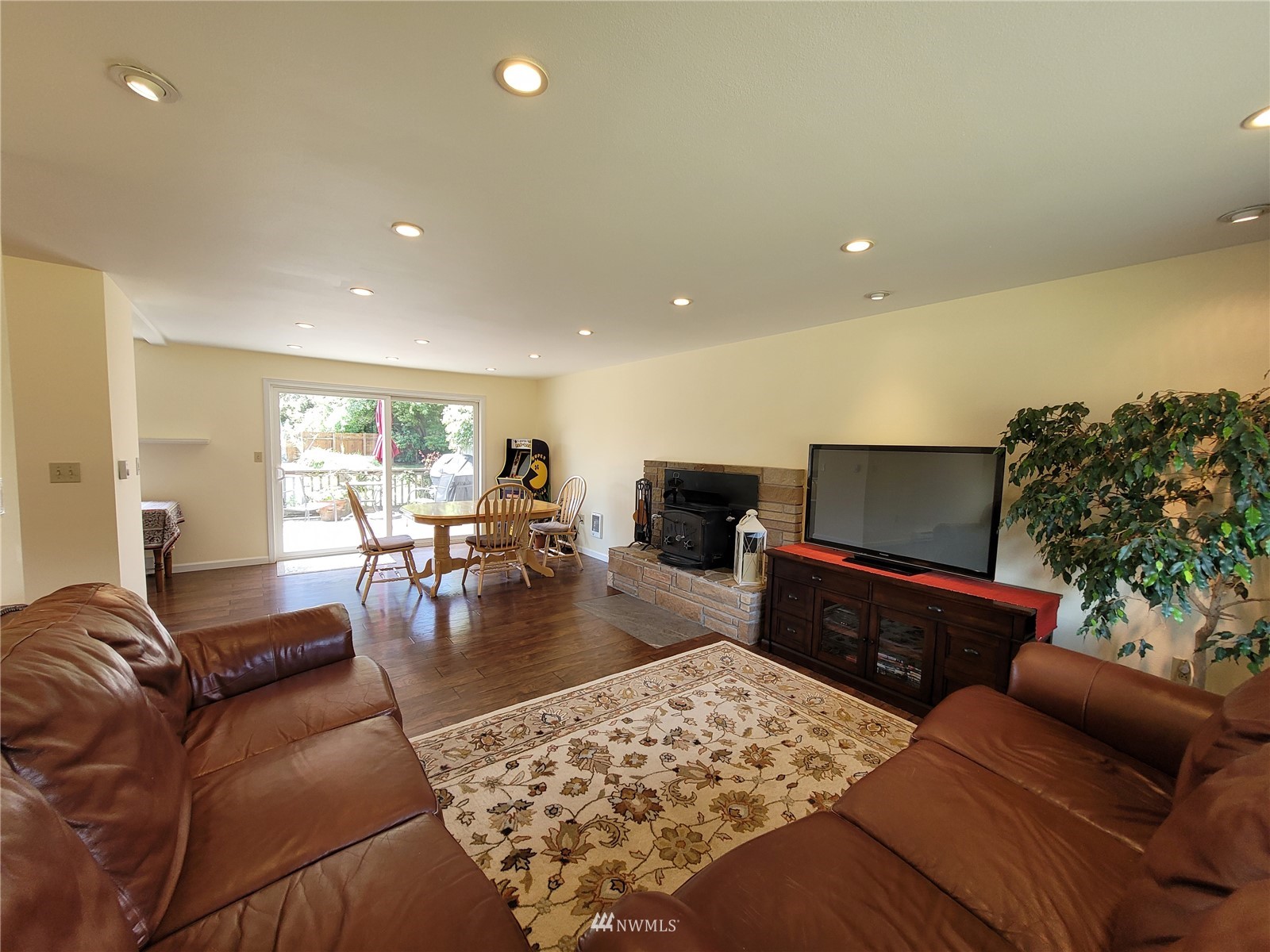 32 Thornton Place Sequim, WA 98382 - Photo 6 of 38 Gallery Image 6