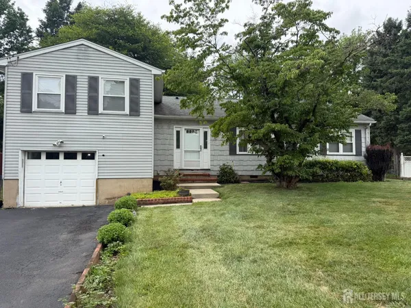 $3,800 | 652 Holly Lane, North Brunswick, NJ 08902