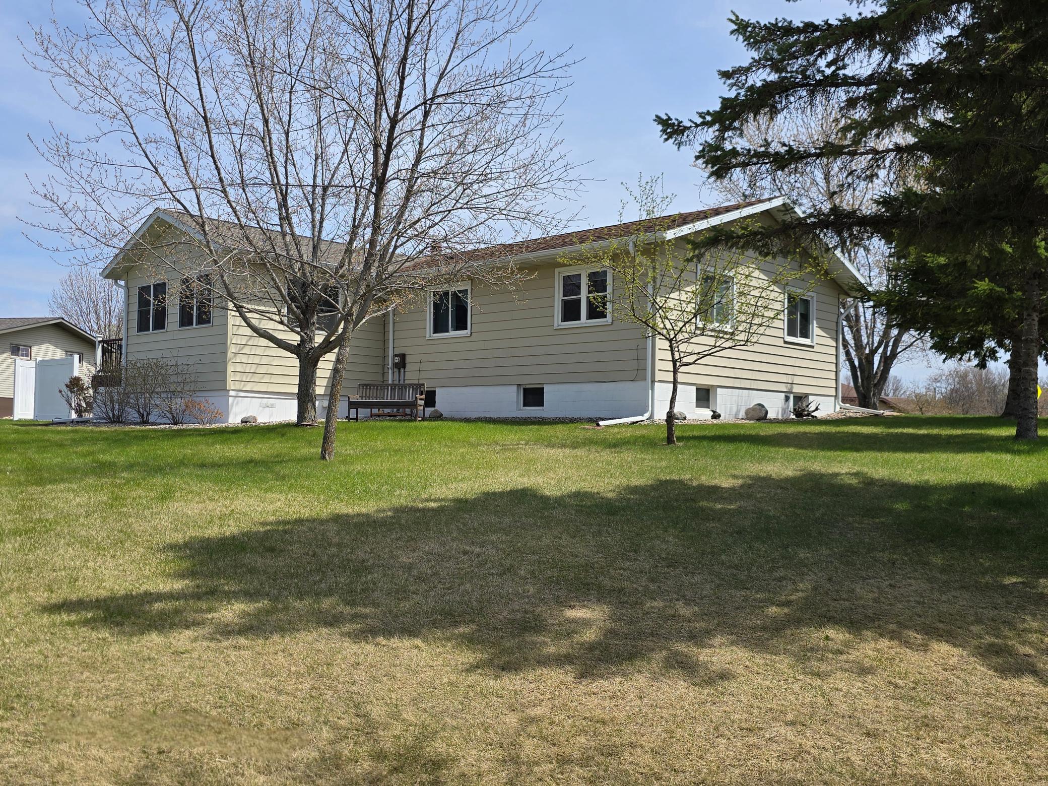 800 Willow Springs Road Detroit Lakes, MN 56501 - Photo 3 of 34