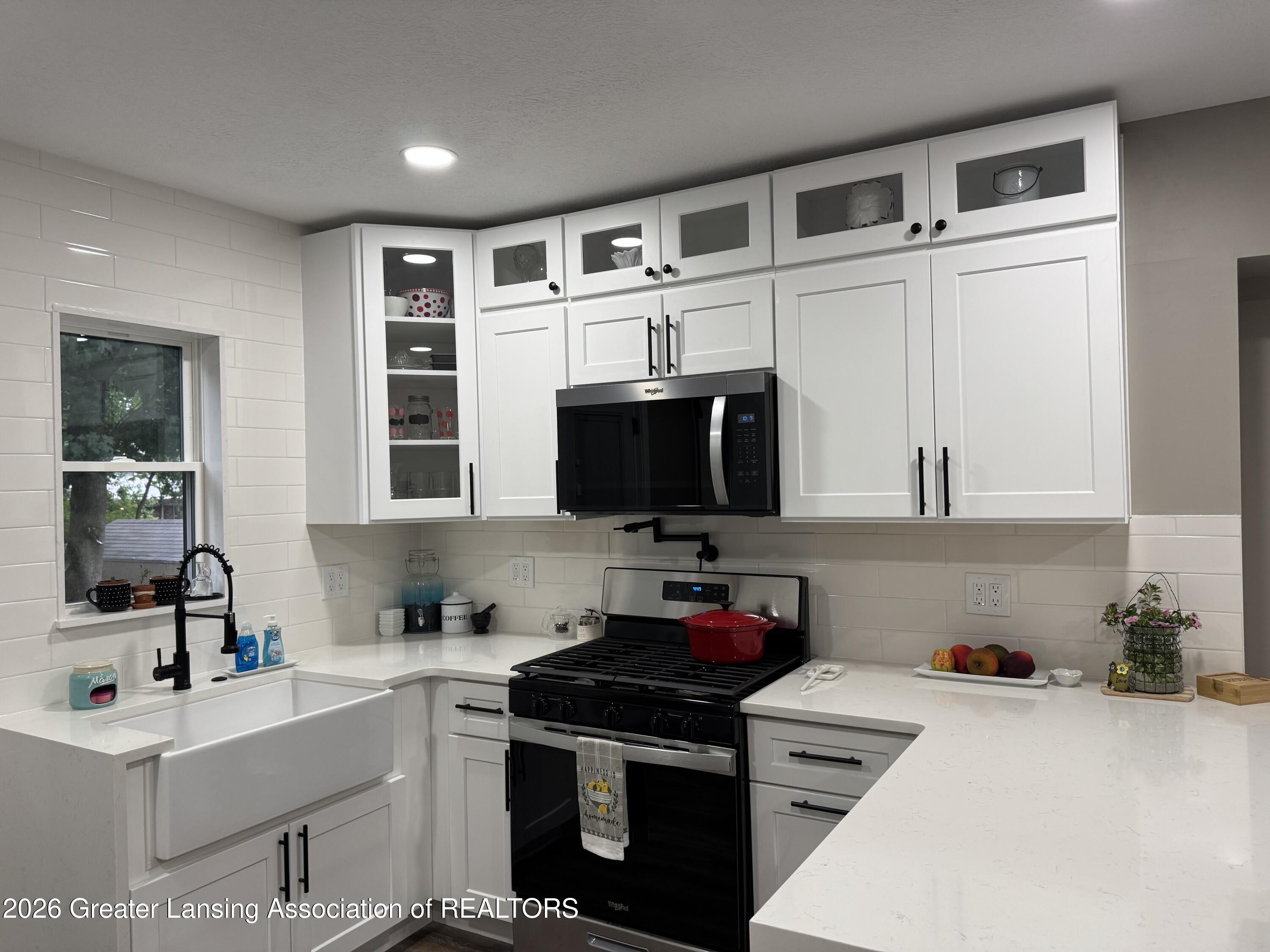 3228 Turner Road Lansing, MI 48906 - Photo 3 of 25 23