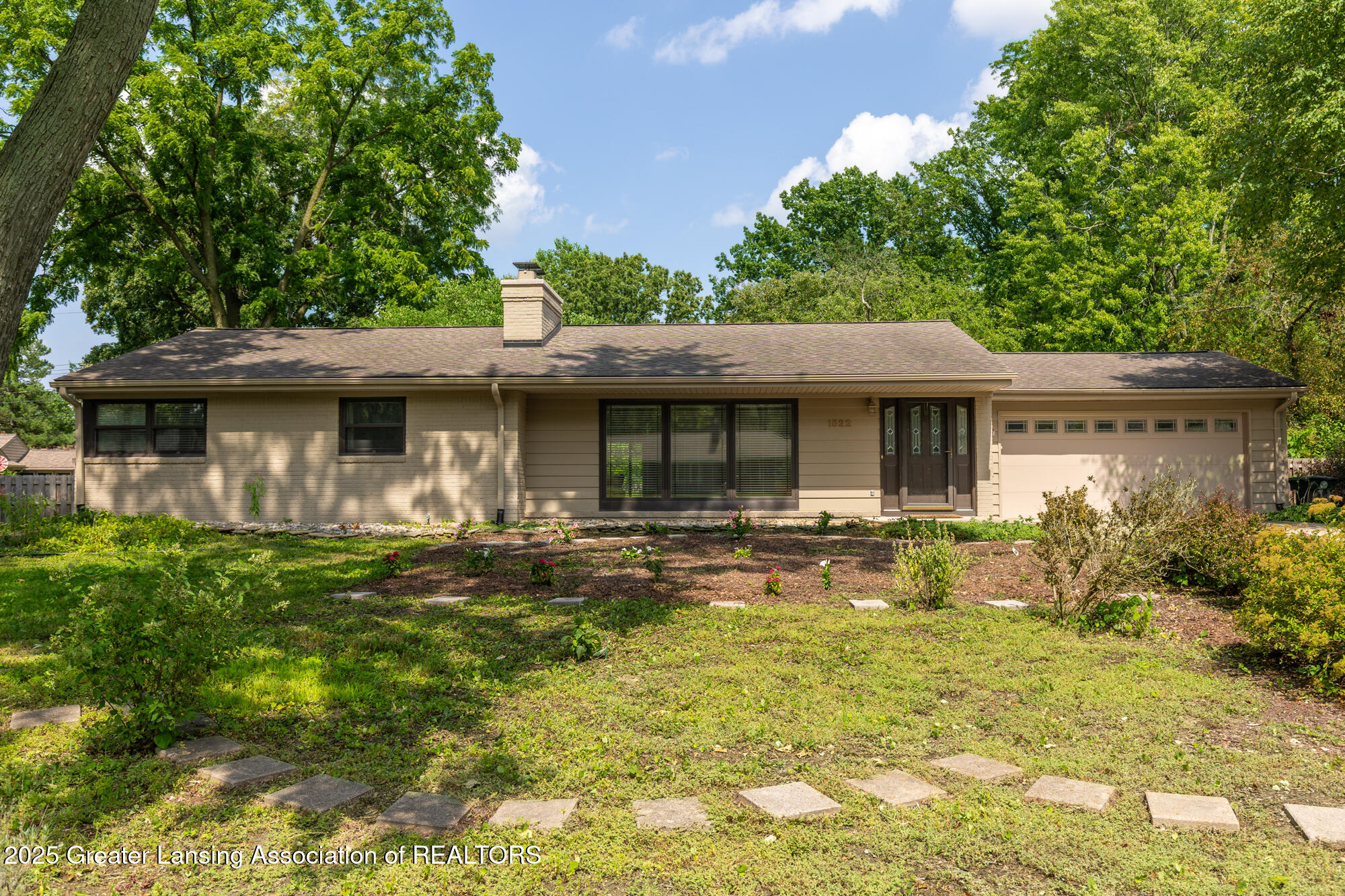 1522 Hitching Post Road East Lansing, MI 48823 - Photo 2 of 34 1552_Hitchingpost_FSBO-17