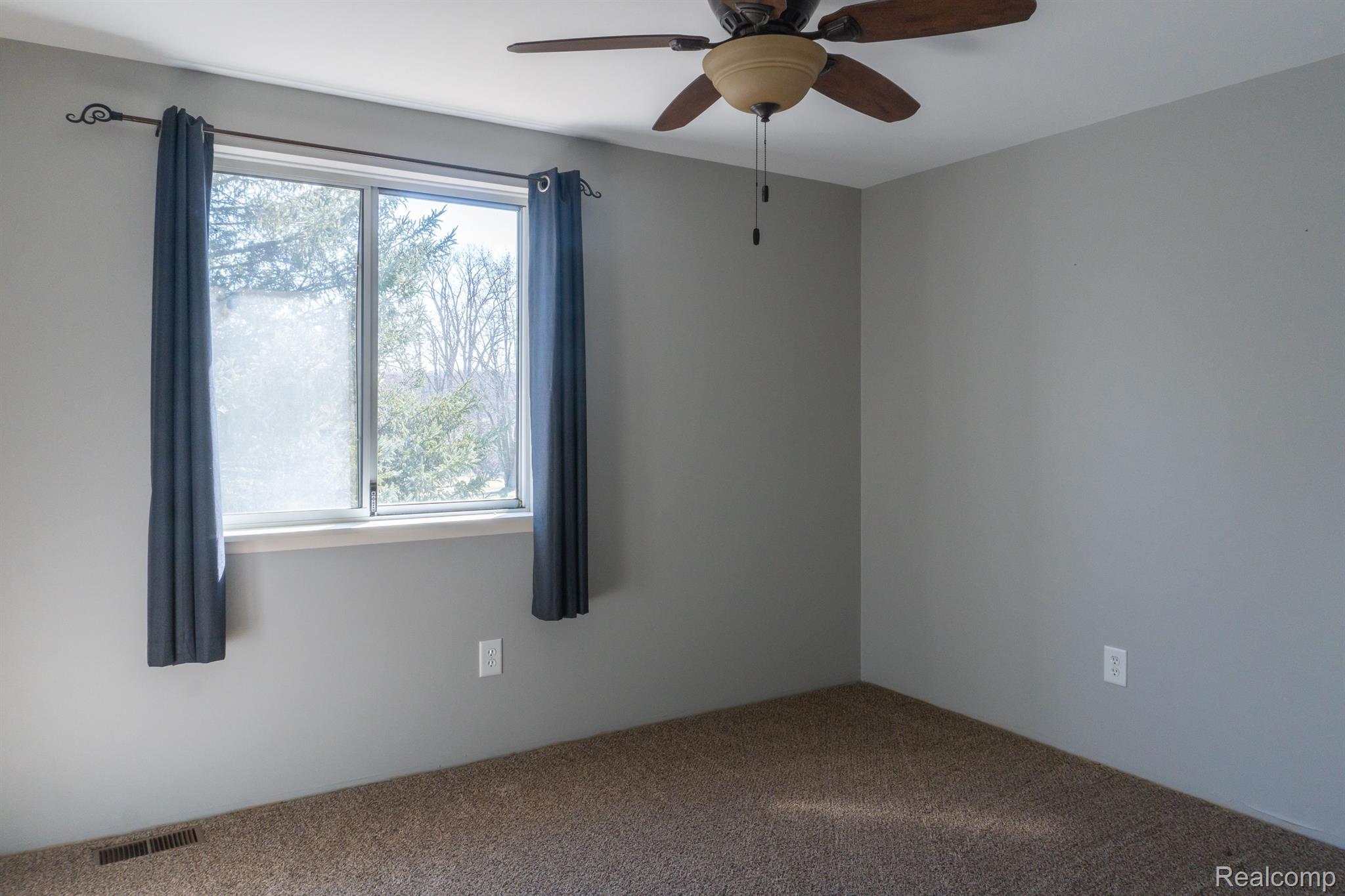 5781 Byron Road Howell, MI 48855 - Photo 22 of 39 Gallery Image 22