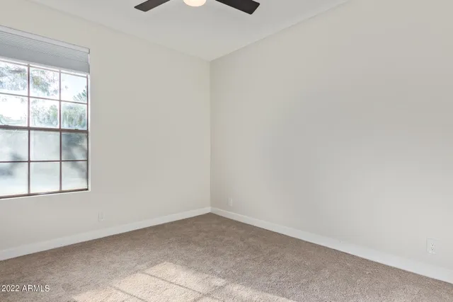 $2,350 | 11 North Concord Street, Gilbert, AZ 85234