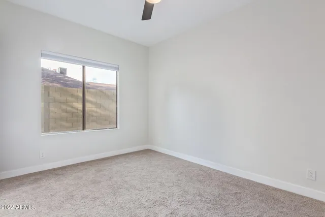 $2,350 | 11 North Concord Street, Gilbert, AZ 85234