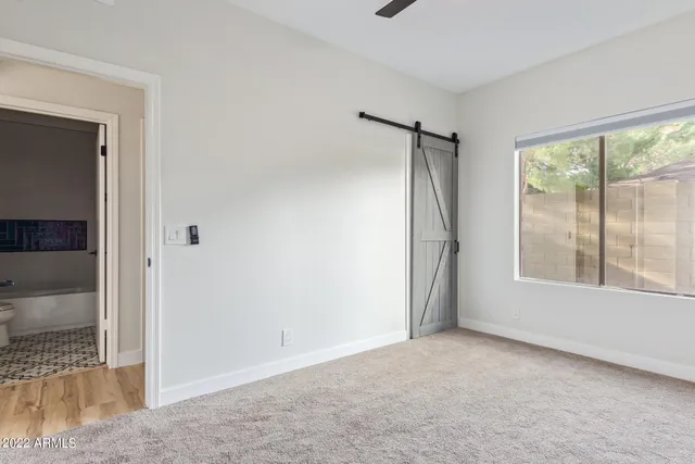 $2,350 | 11 North Concord Street, Gilbert, AZ 85234