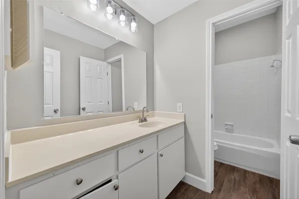 $1,495 | 9707 Richmond Avenue, Unit 75, Houston, TX 77063