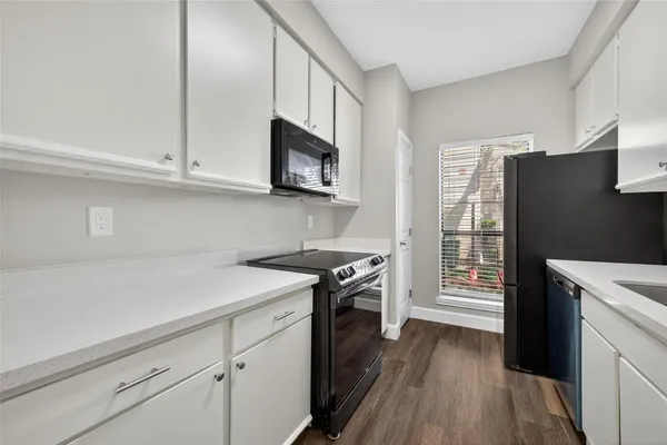 $1,595 | 9707 Richmond Avenue, Unit 75, Houston, TX 77063