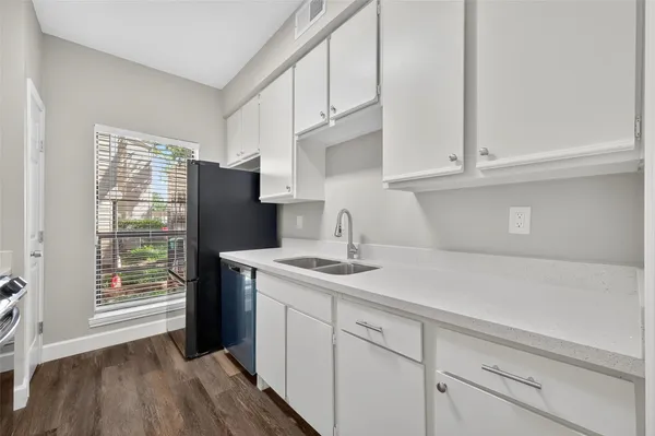 $1,595 | 9707 Richmond Avenue, Unit 75, Houston, TX 77063