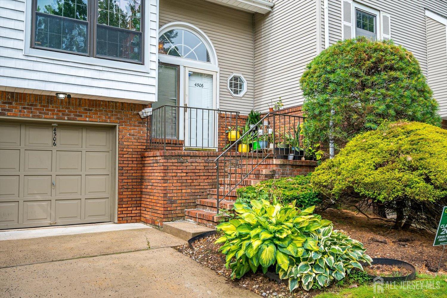 4506 Stonehedge Road Edison, NJ 08820 - Photo 4 of 51