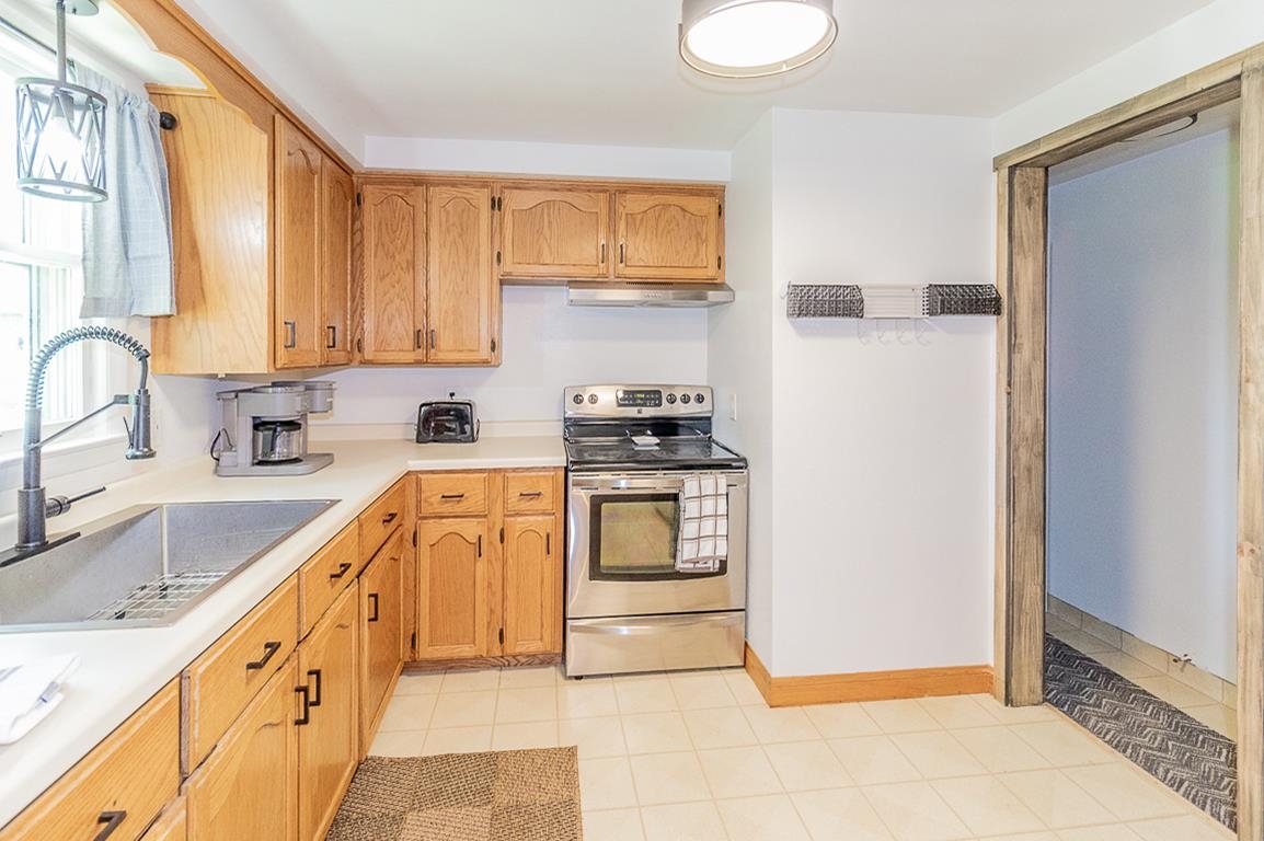 527 East Wilson Avenue Appleton, WI 54915 - Photo 7 of 35