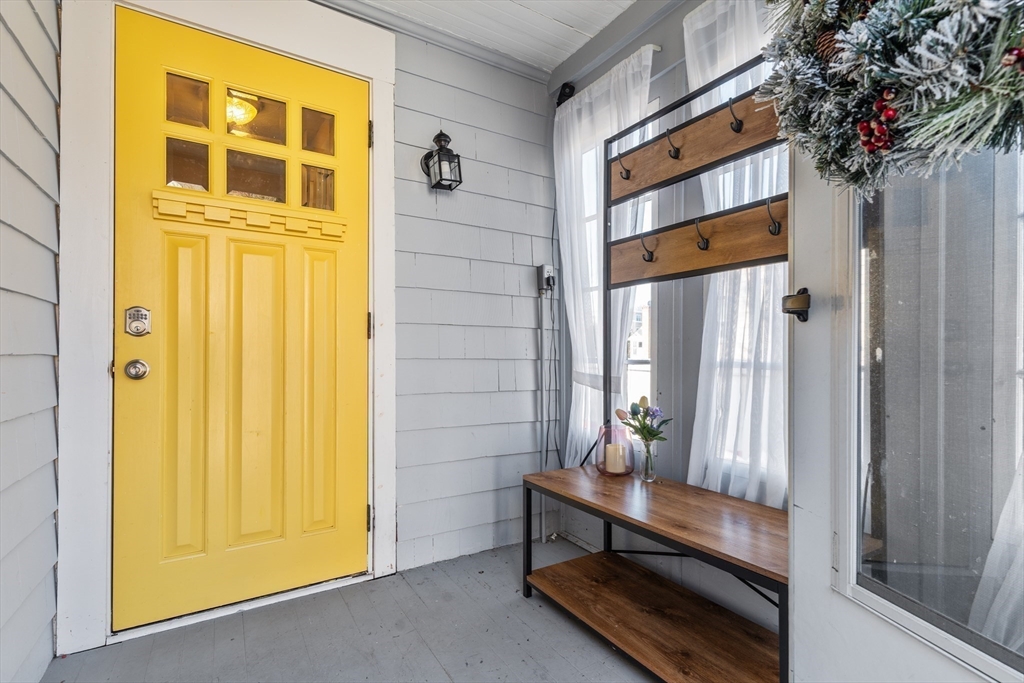 33 Desoto Road Boston, MA 02132 - Photo 3 of 25