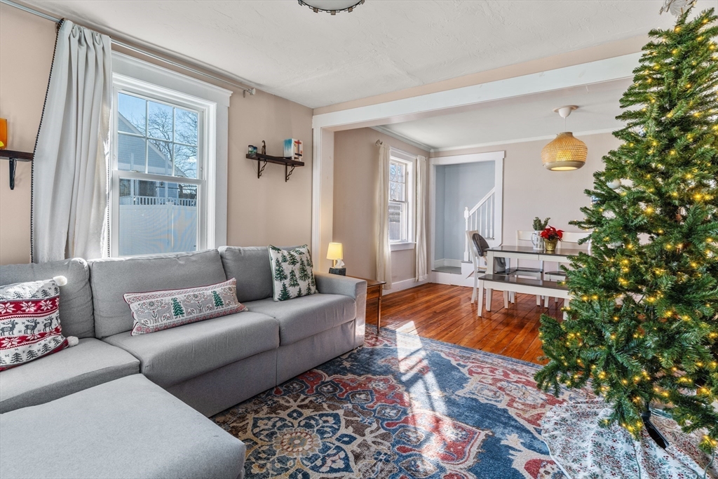 33 Desoto Road Boston, MA 02132 - Photo 5 of 25