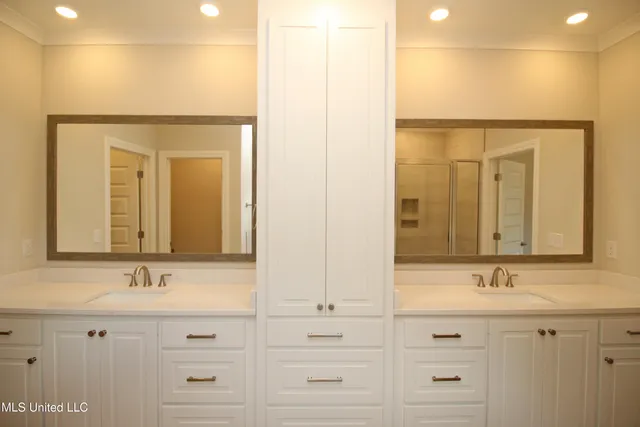 $357,200 | 203 Wethersfield Drive, Florence, MS 39073